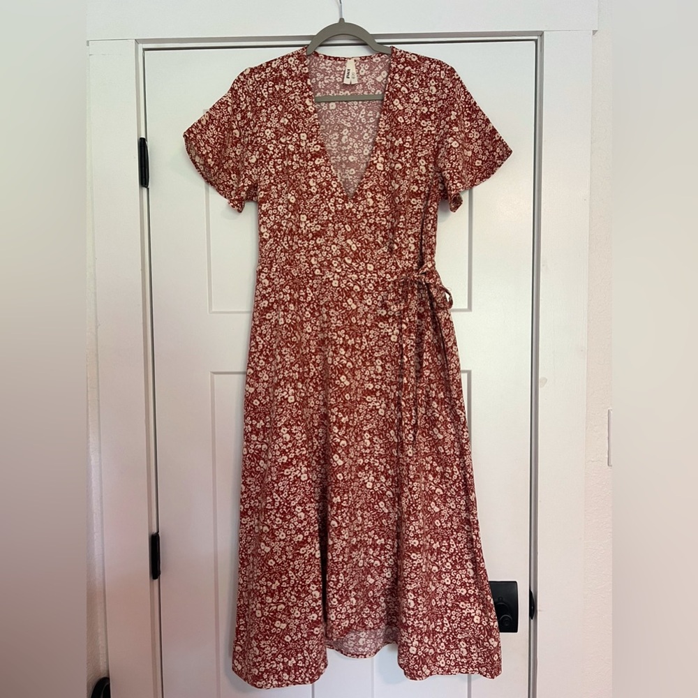 NWOT Women's Baked Clay Prairie Floral Cafe Crepe Wrap Dress Medium